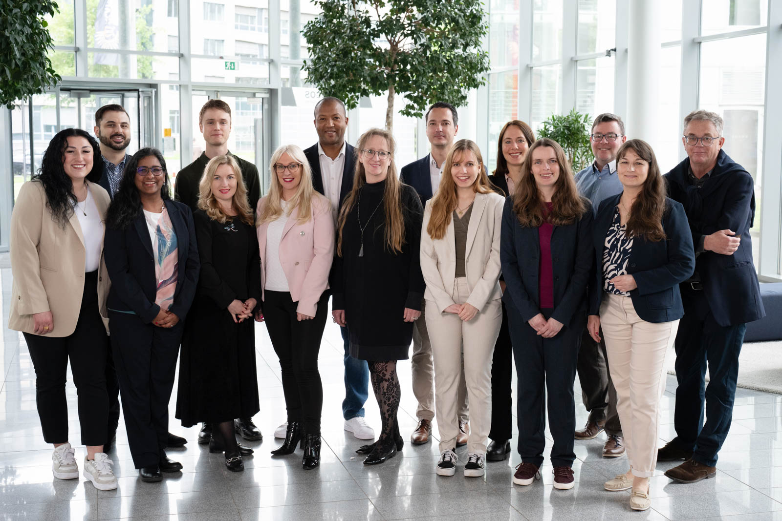 Gruppenbild_2_Web.jpg